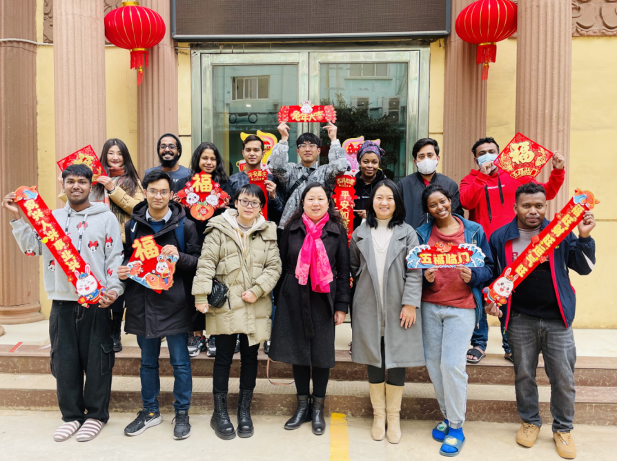 新春辞旧岁 喜迎中国年 ——国际教育学院开展留校学生春节慰问