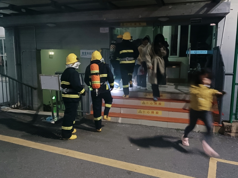 平政校区开展2025年消防应急疏散演练